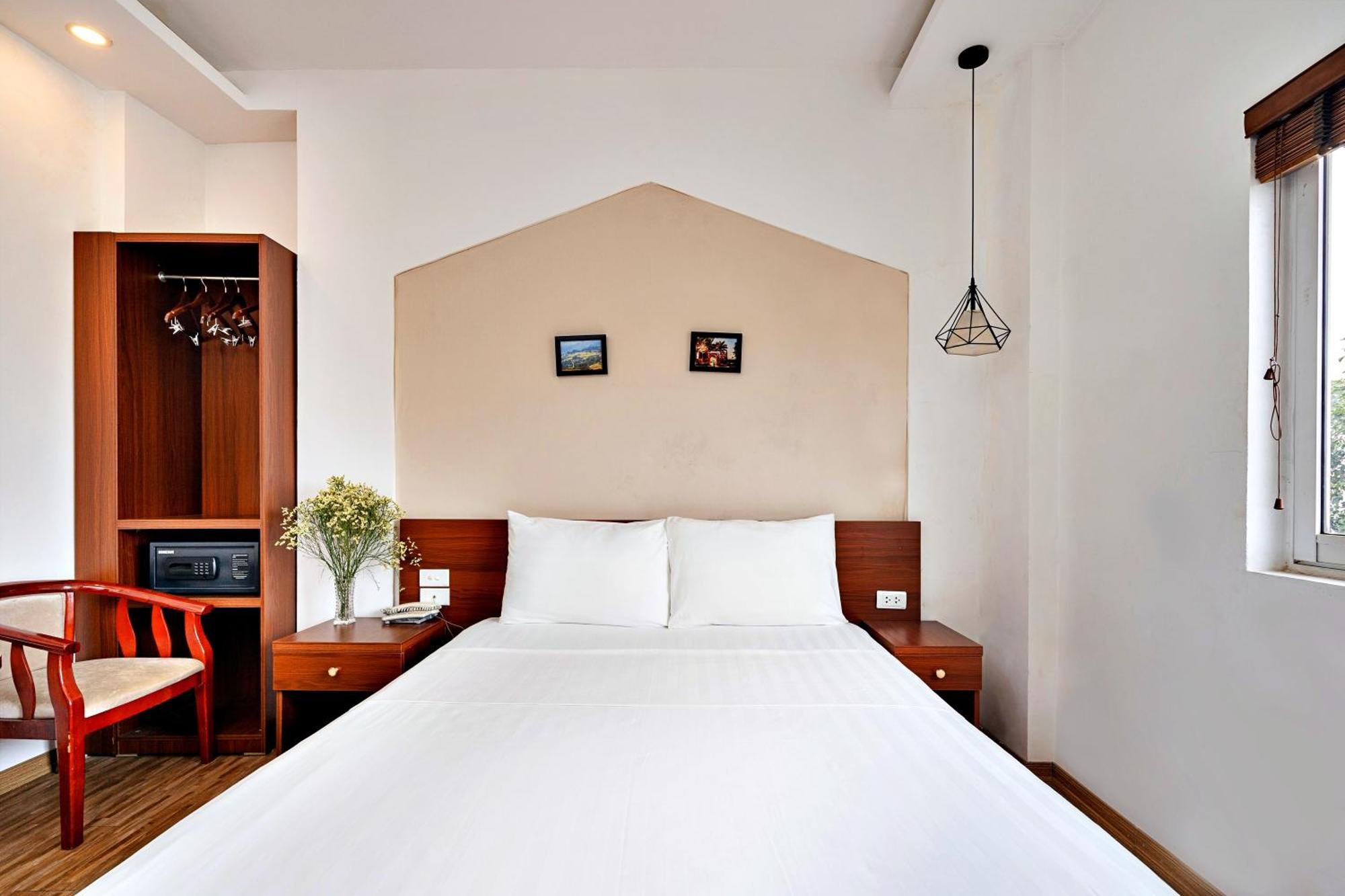 Serene Hotel Hanoi Exterior photo
